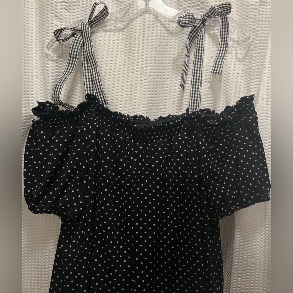 Polka Dot Top with Ruffle Detail, Gingham Shoulder Ties, Short Sleeve, Sz Large - Picture 4 of 9